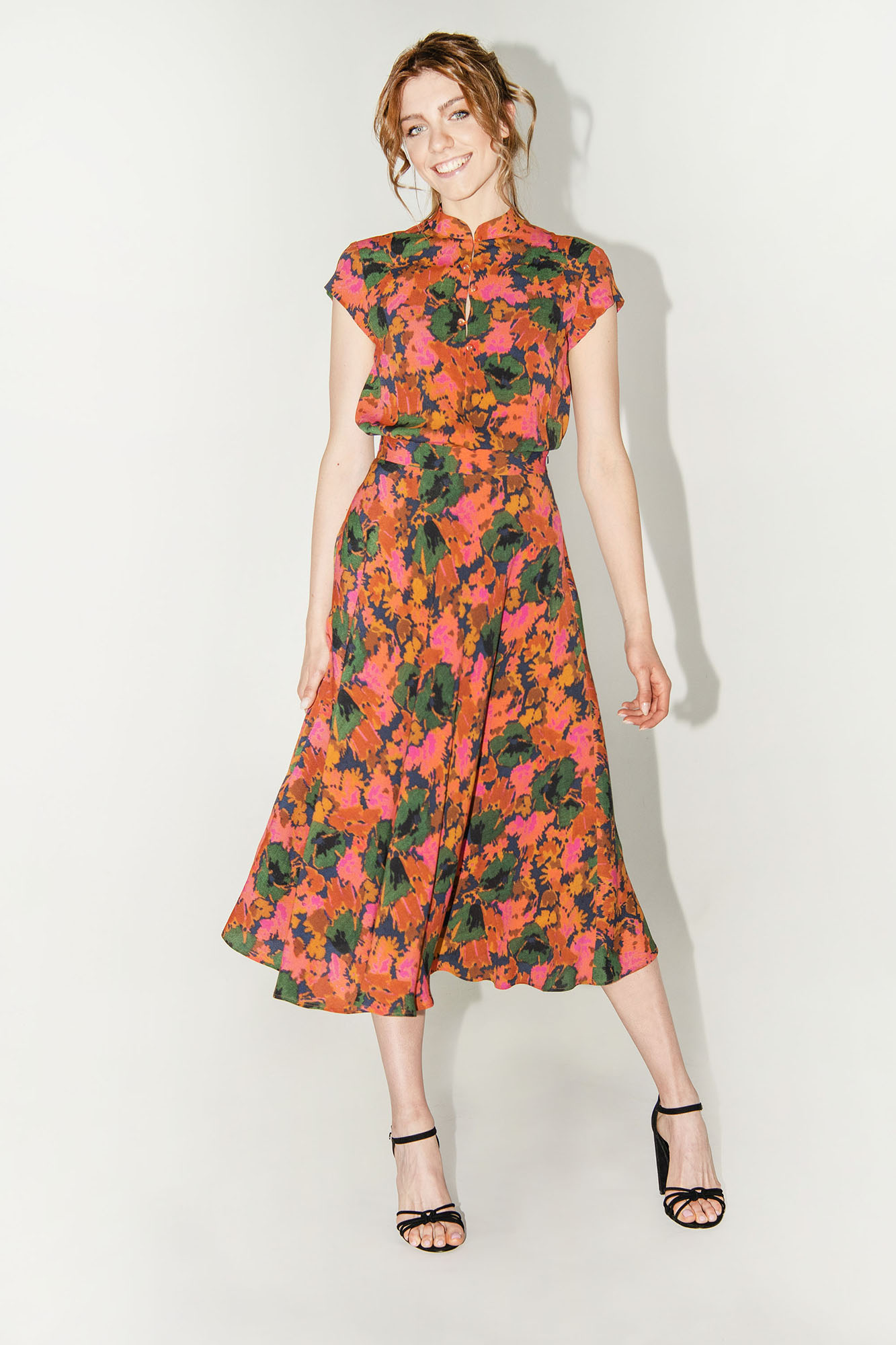 abstract flowers skirt front 1 • Sassa Björg