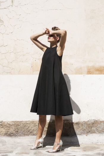 A shaped black linen dress with a belt full size &bull; Sassa Björg