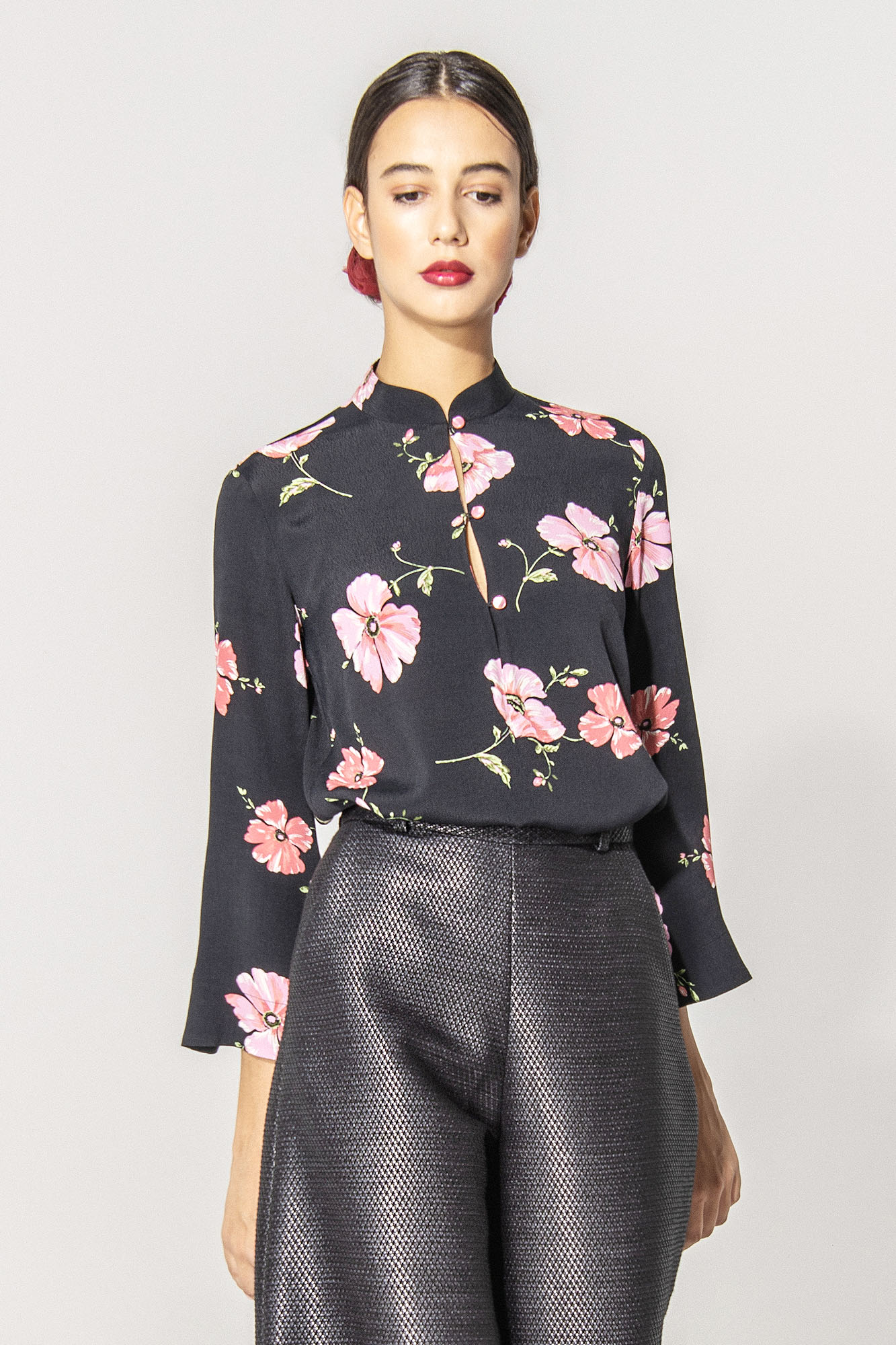 Asian cut shirt crop • Sassa Björg