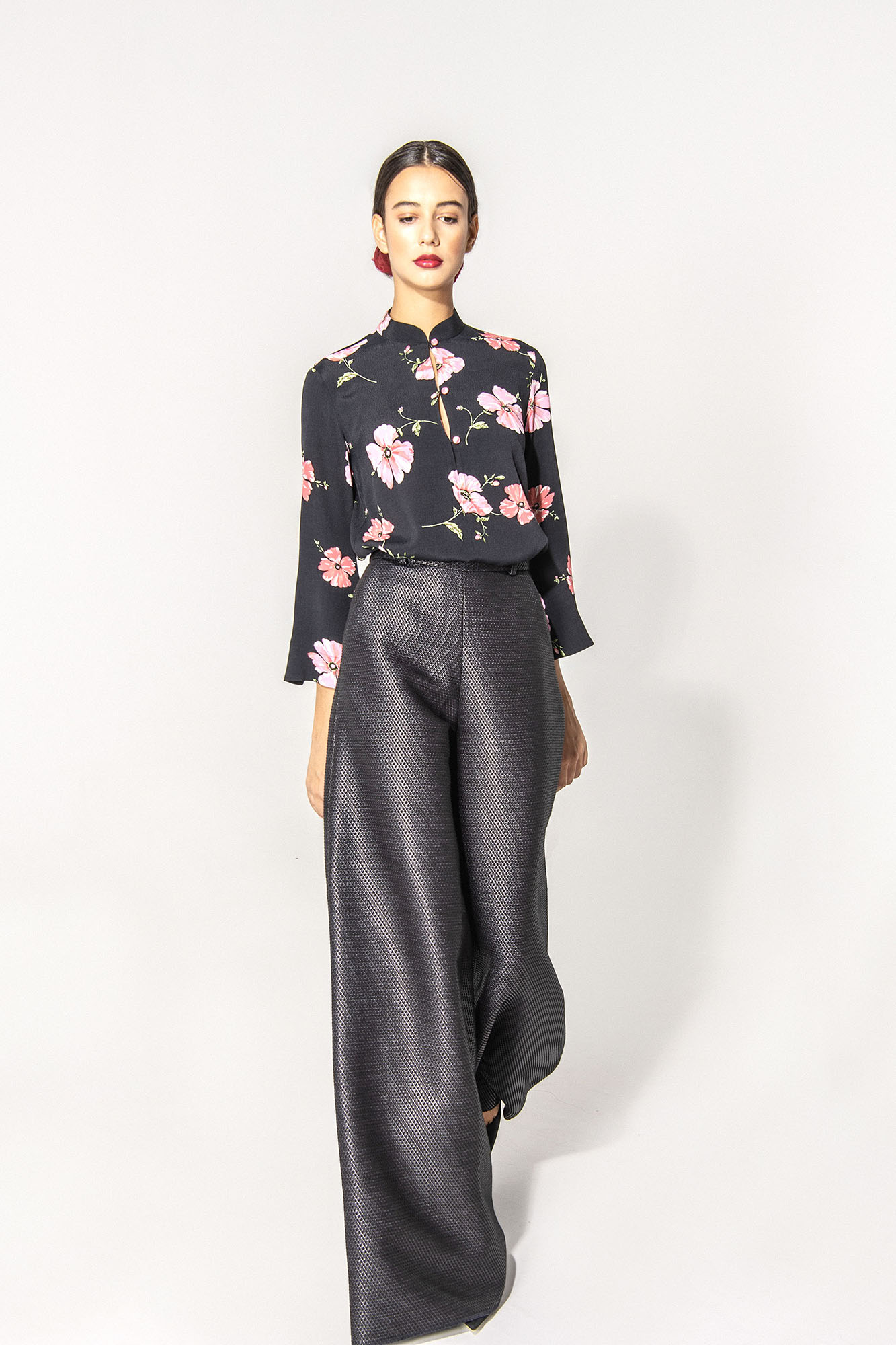 Asian cut shirt walking crop • Sassa Björg