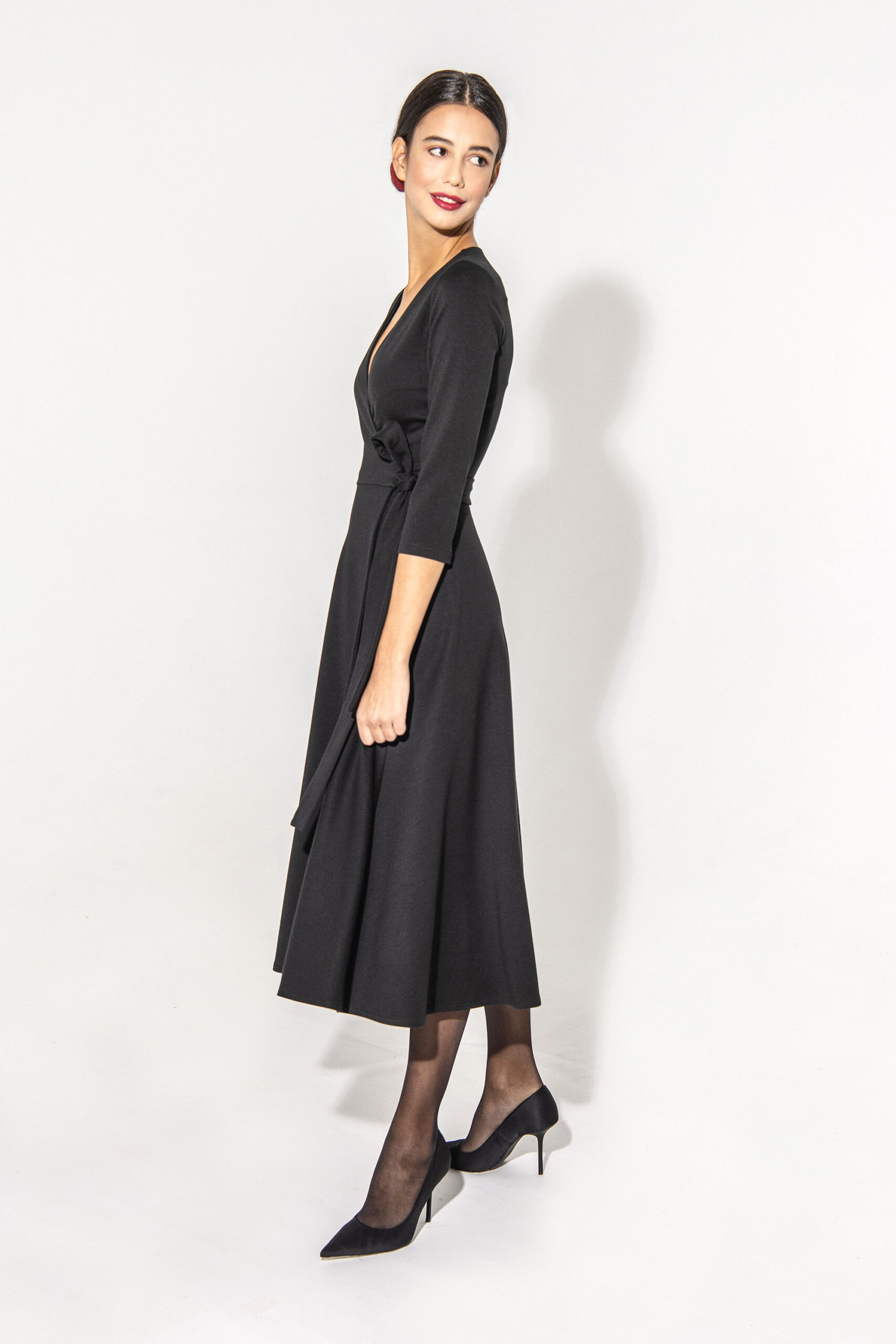 Black hug me dress side scaled • Sassa Björg