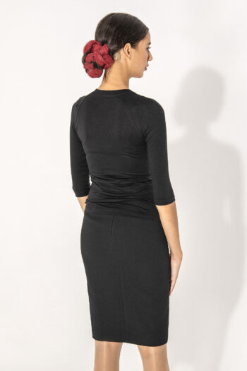 Black raglan sleeve shirt back &bull; Sassa Björg