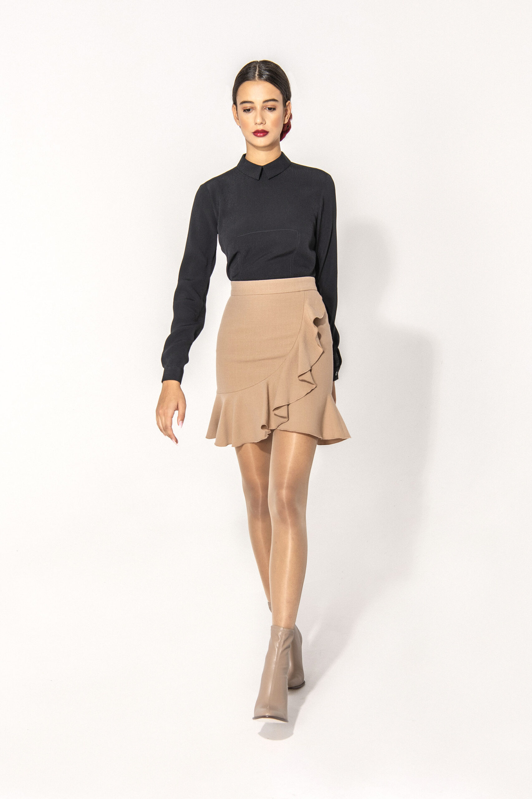 Black shirt with back buttons front scaled • Sassa Björg
