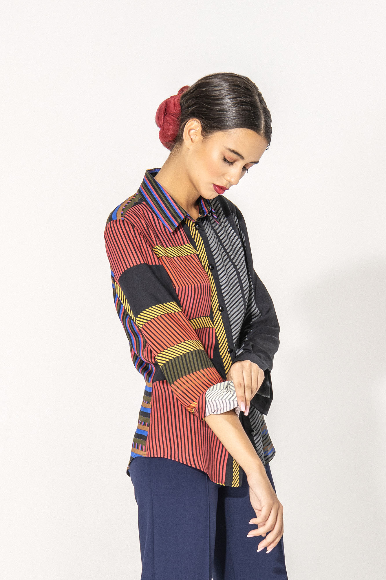 Classic cut button up shirt asymmetric stripes side • Sassa Björg