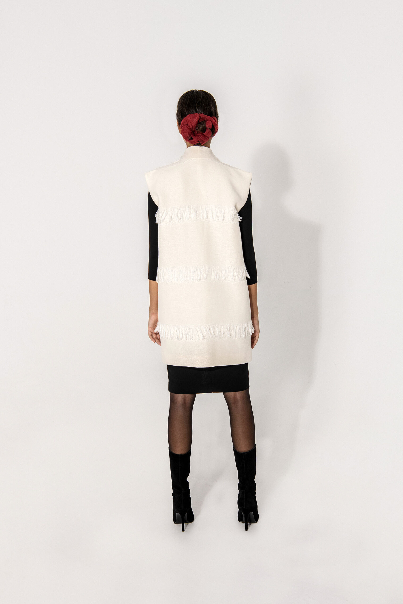 Ecru vest with fringe back scaled • Sassa Björg