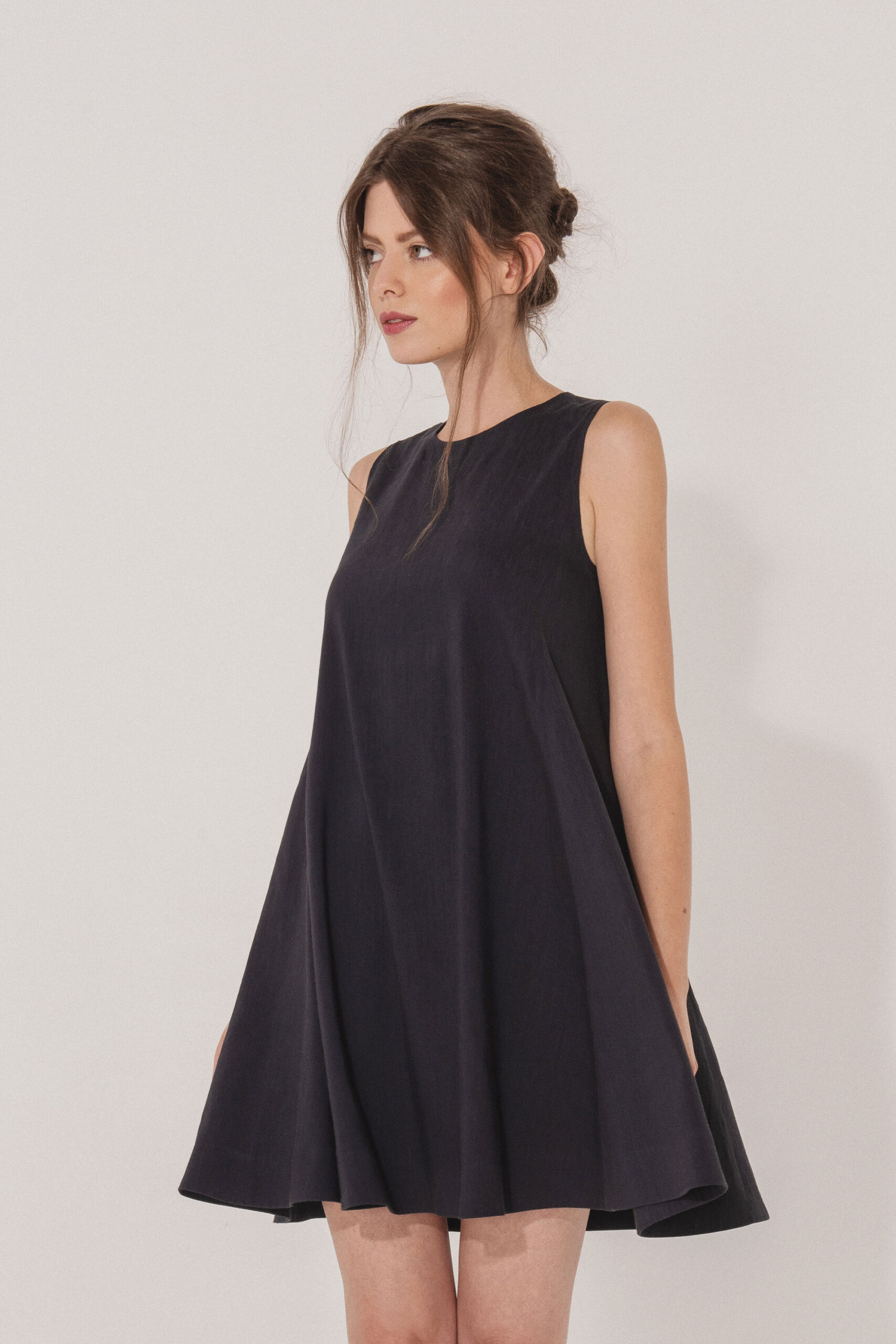 Navy blue dress with a belt A shaped side scaled • Sassa Björg