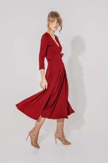 Red hug me dress sidestep • Sassa Björg
