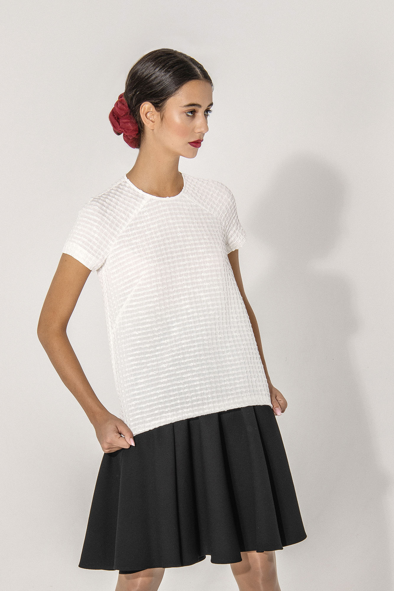 White textured shirt crop front • Sassa Björg