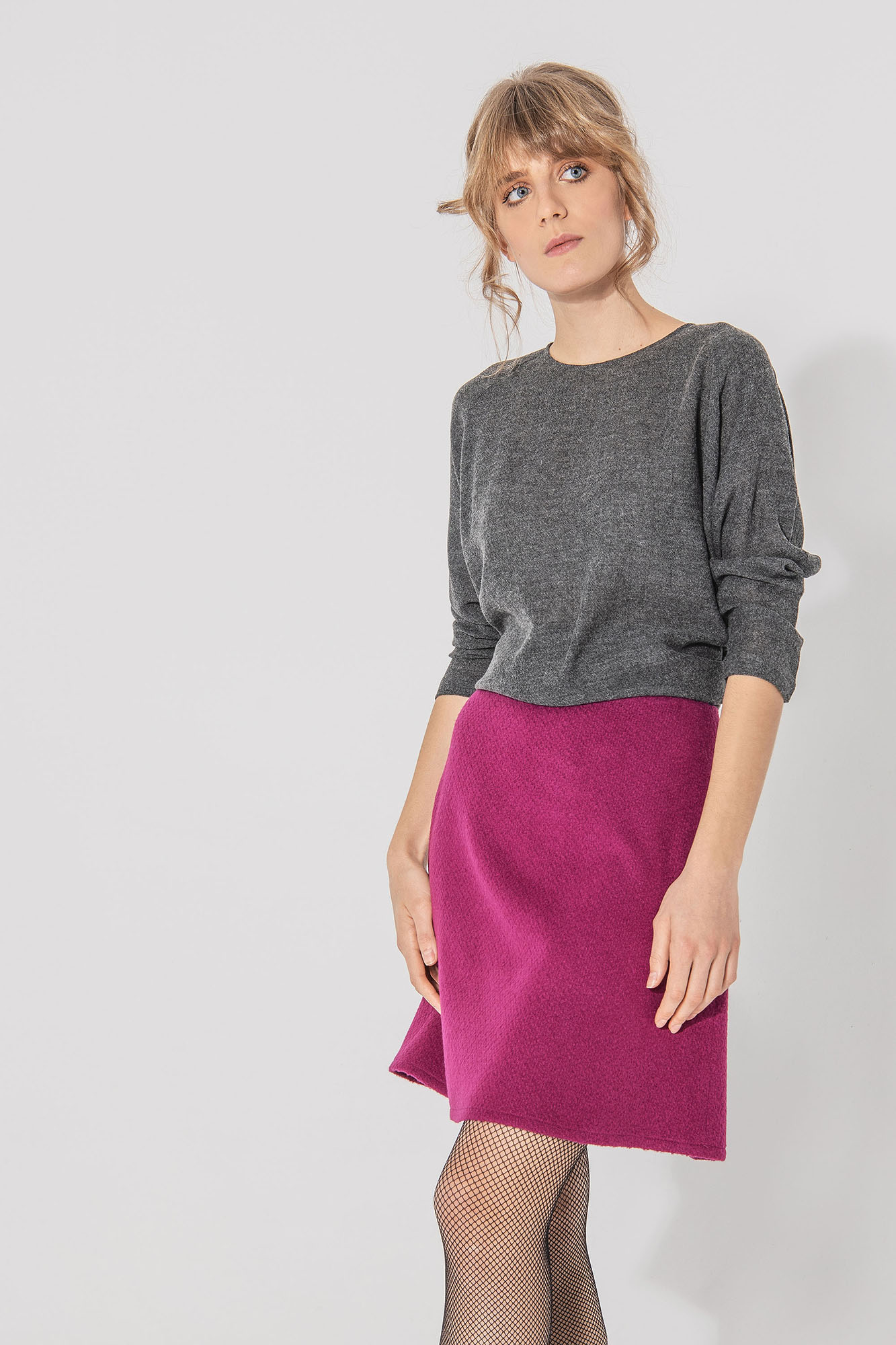 a shaped mini skirt cyclamen colored crop • Sassa Björg