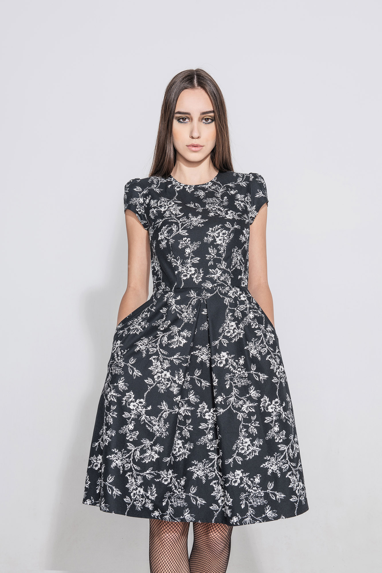 black dress white flower pattern • Sassa Björg