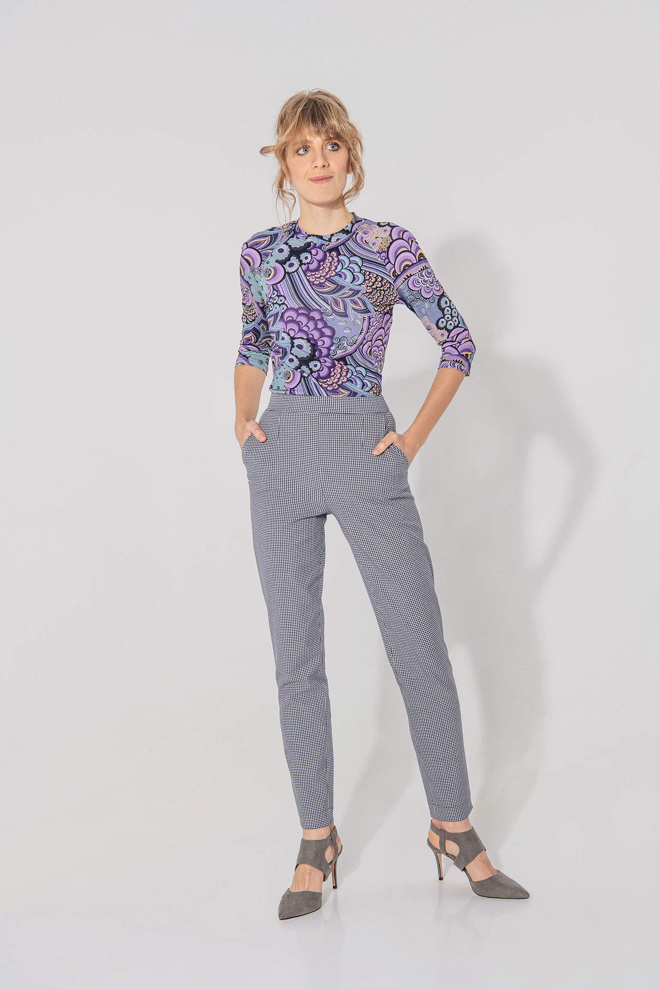cigarette style pants pepita pattern front • Sassa Björg