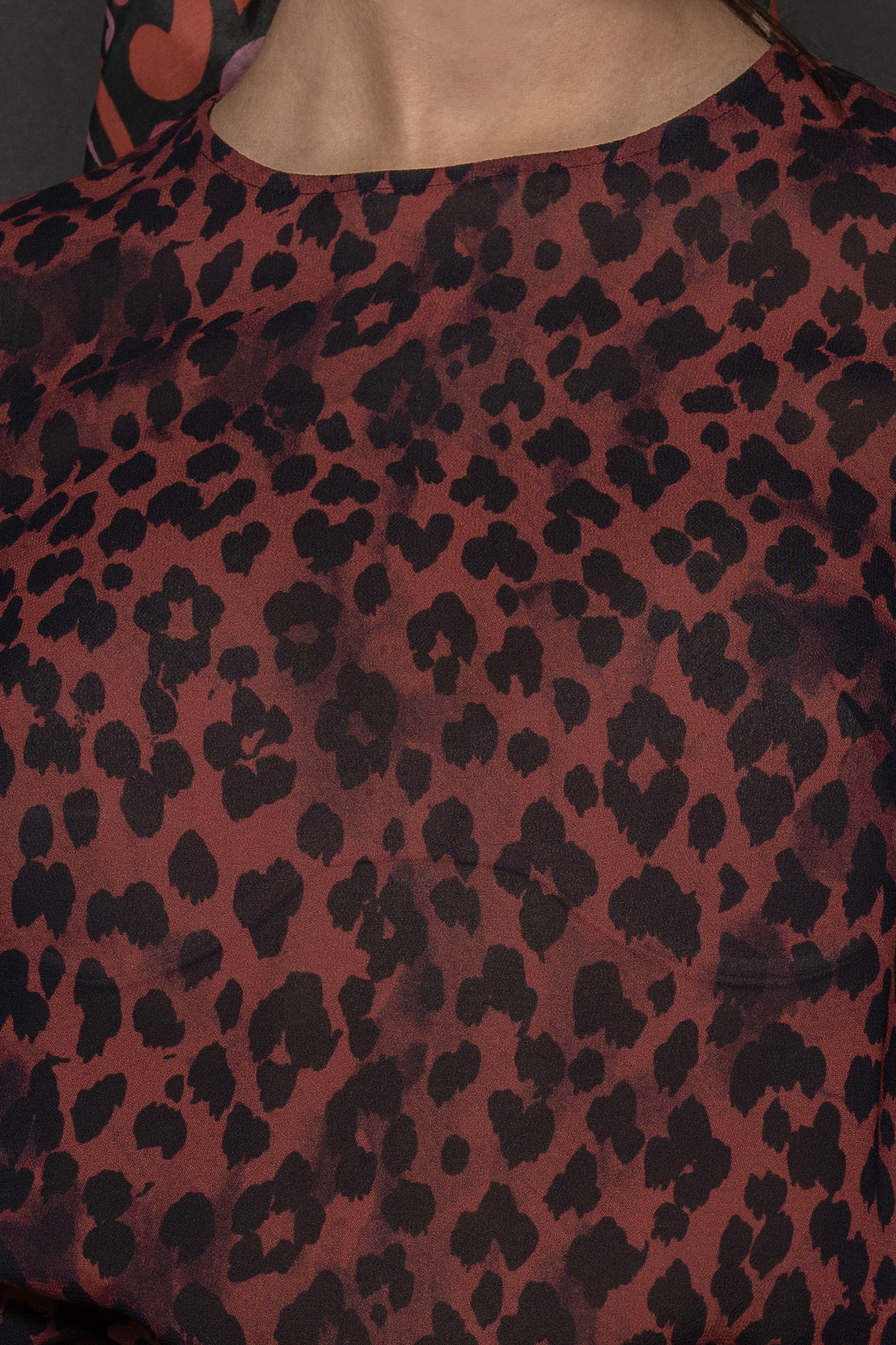 leopard print blouse in bordo fabric • Sassa Björg
