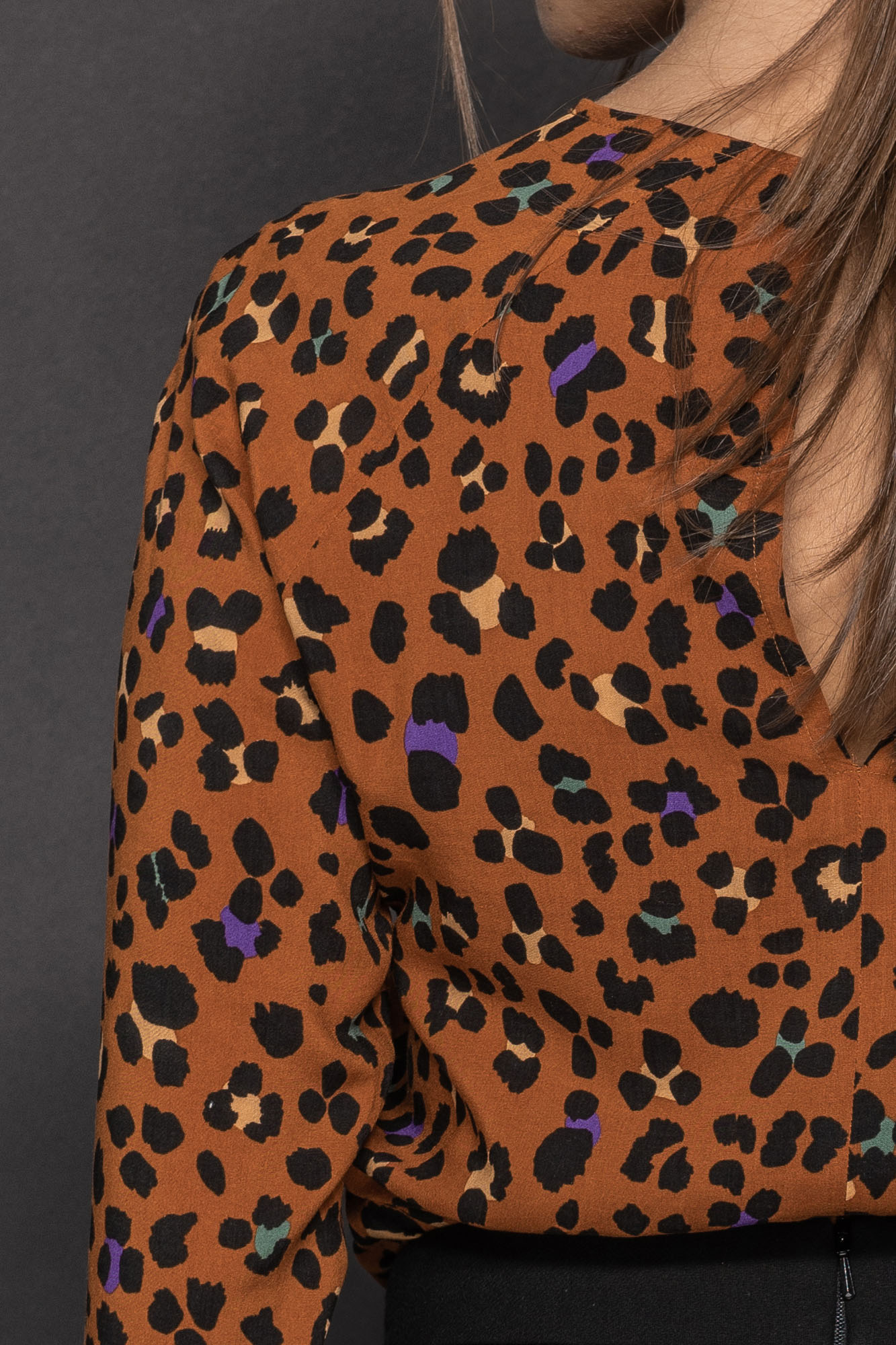 stylized leopard print blouse crop • Sassa Björg