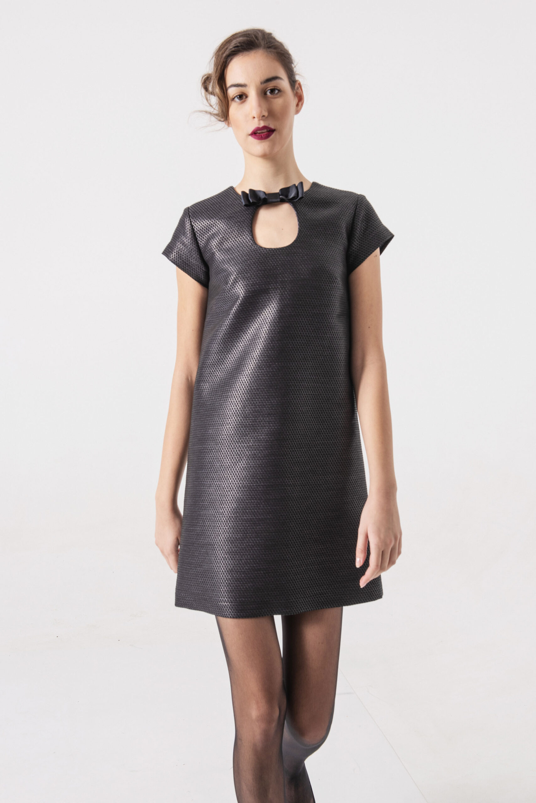Black Navy blue shimmer effect dress neck bow scaled • Sassa Björg