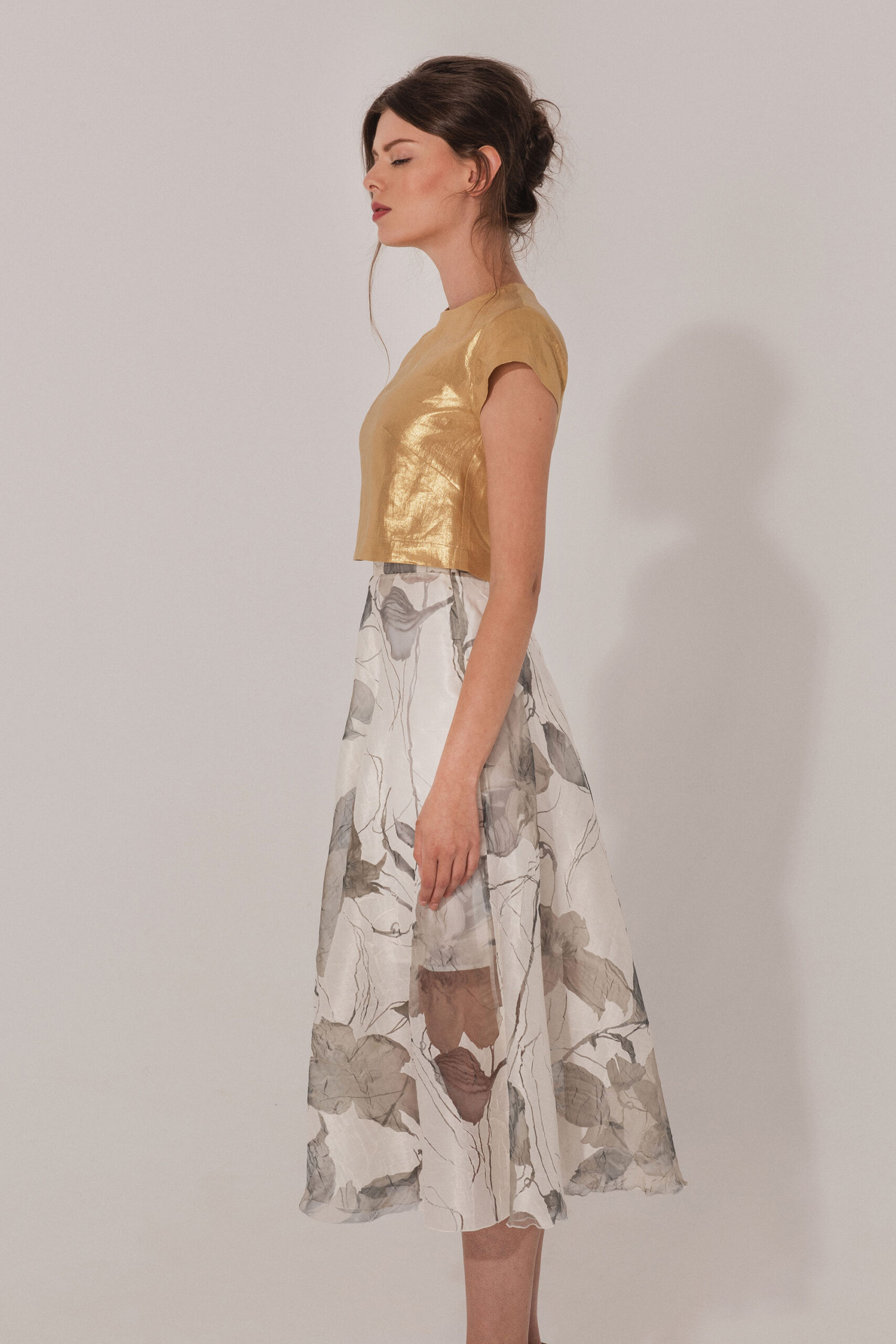 Half circle skirt with transparent flowers side scaled • Sassa Björg