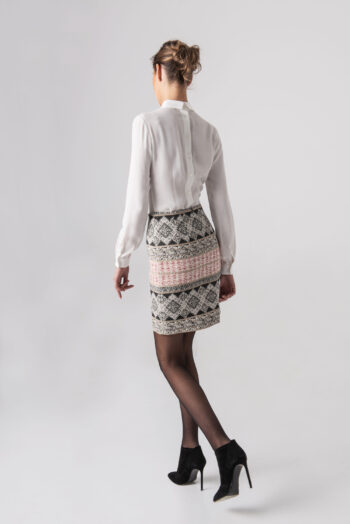 Straight mini skirt with etno motif walking &bull; Sassa Björg