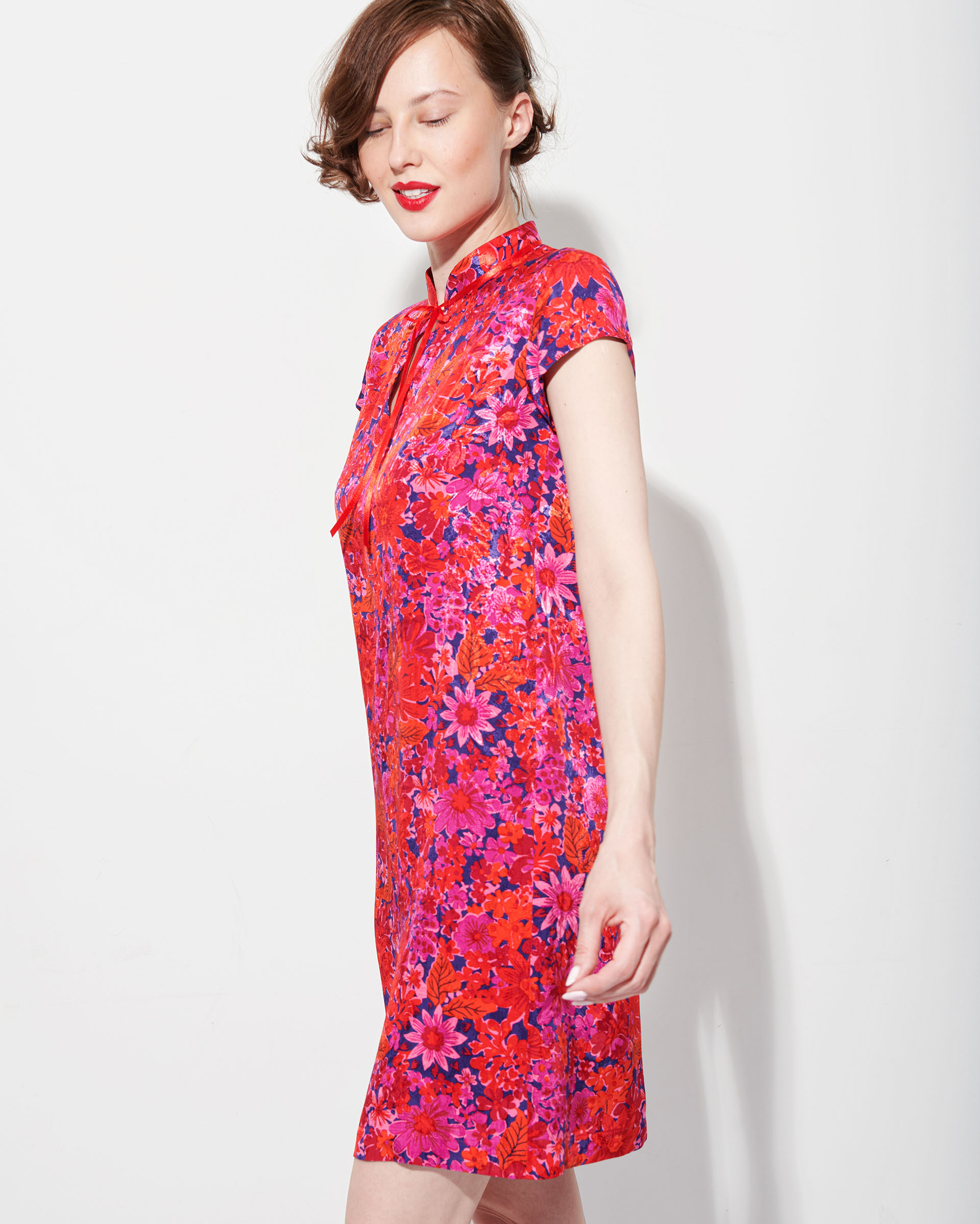 asian style dress vibrant pattern side angle • Sassa Björg