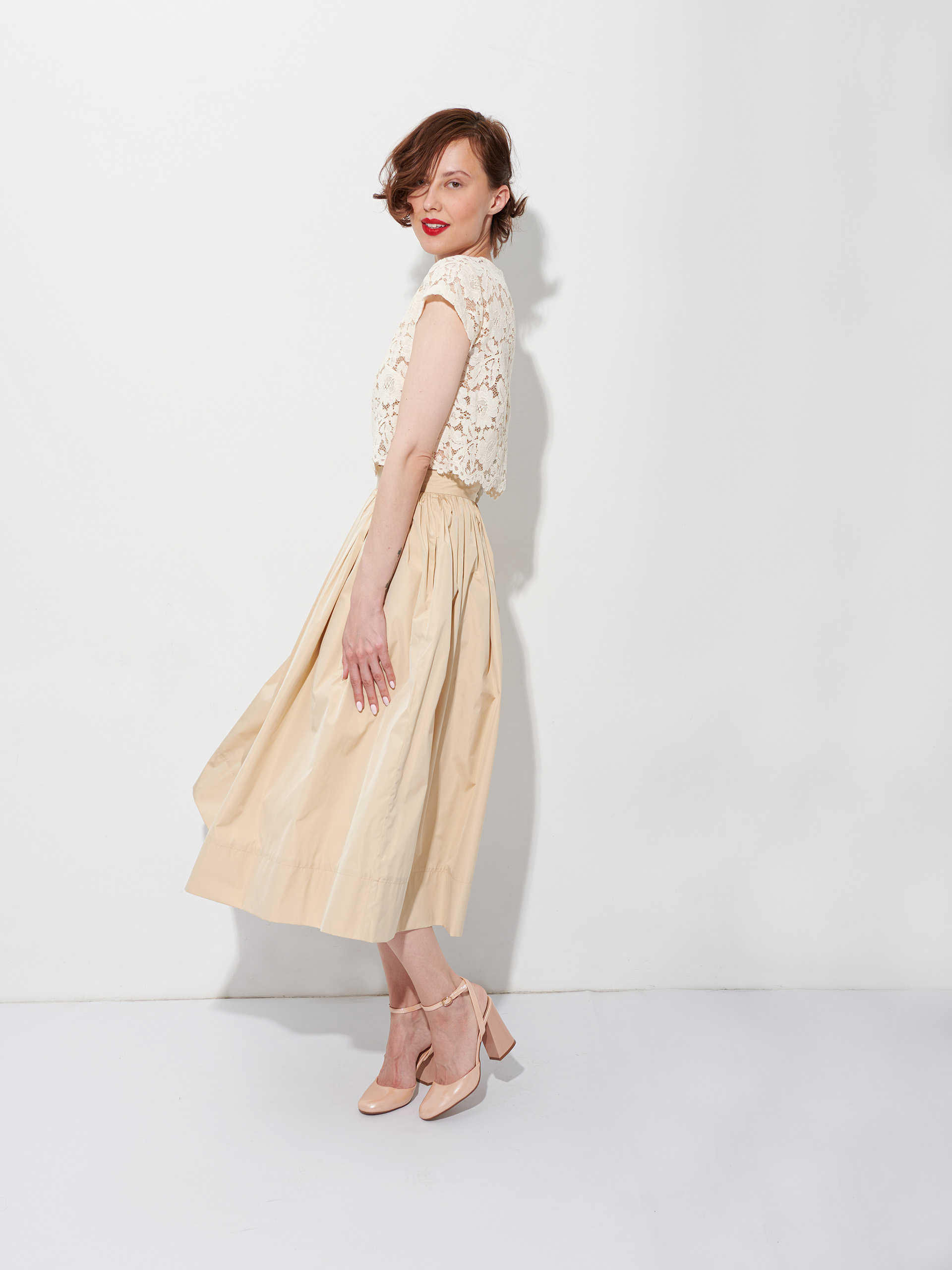 beige gathered flowy taffeta skirt side • Sassa Björg