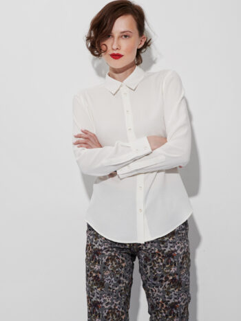 off white classic womens button up shirt arms crossed • Sassa Björg
