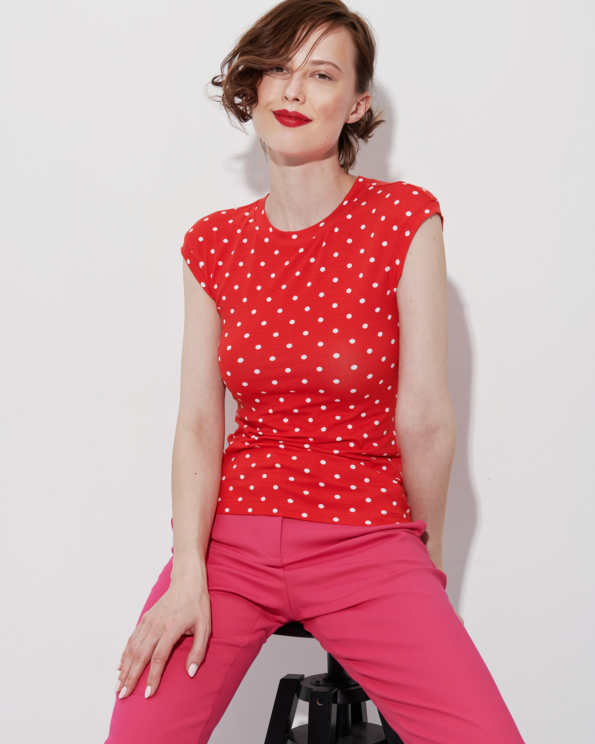 red polka dot body hugging top sitting crop • Sassa Björg