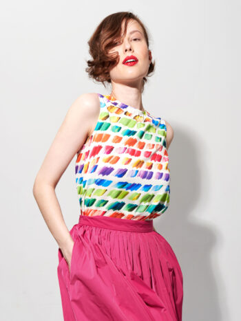 sleeveless colorful palette print top hands in pockets &bull; Sassa Björg