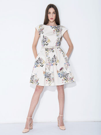 boatneck dress with flowers legs spread out &bull; Sassa Björg