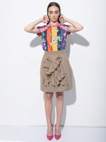 Beige skirt with 3D leaves full size &bull; Sassa Björg