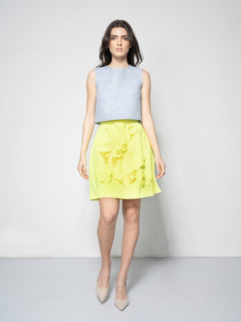 light blue linen crop top walking • Sassa Björg