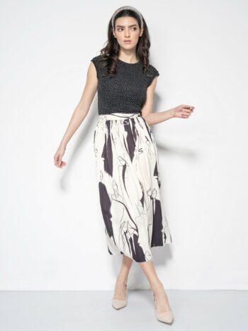 midi skirt fashion sketch pattern legs crossed &bull; Sassa Björg