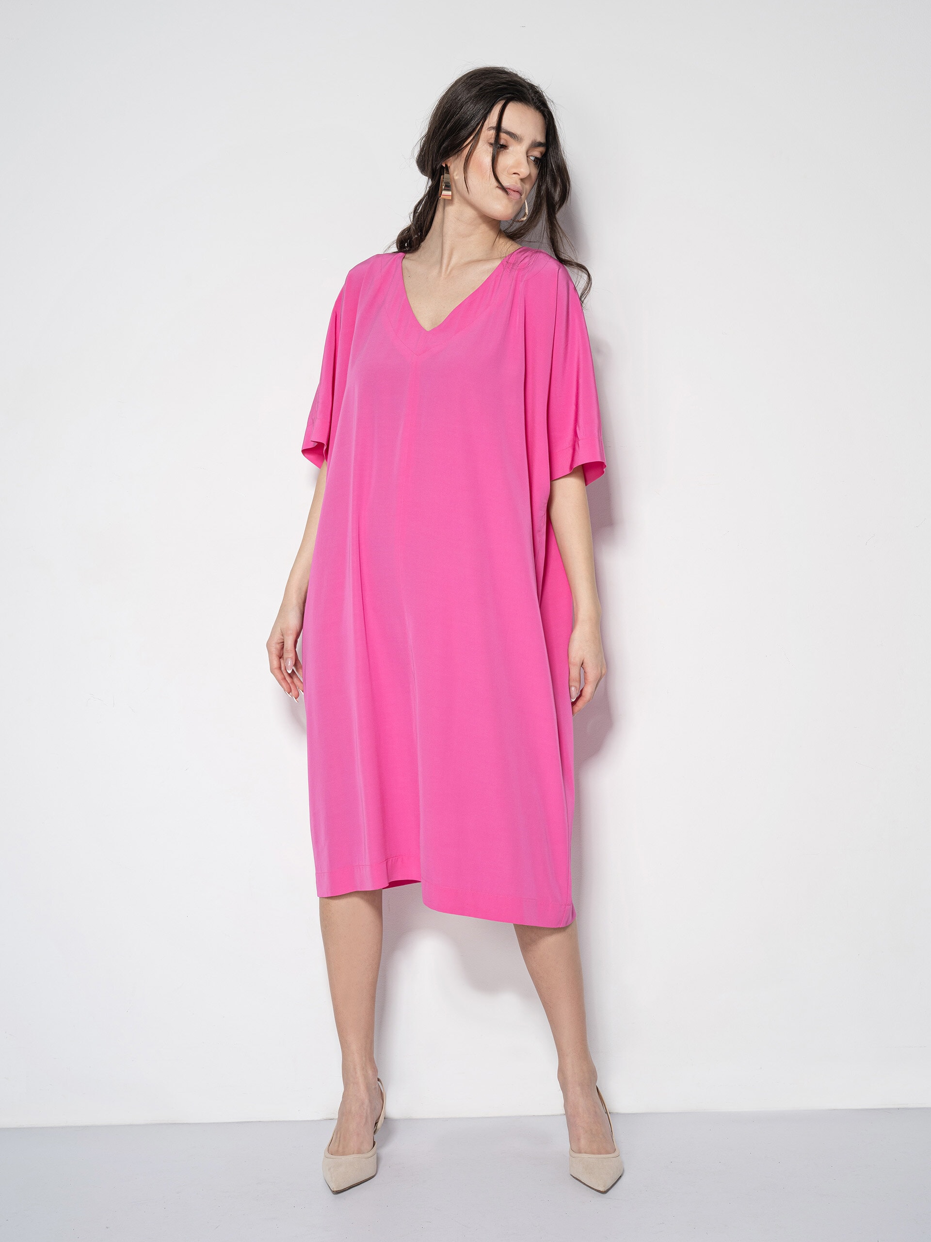 pink kaftan style dress w belt loose front • Sassa Björg