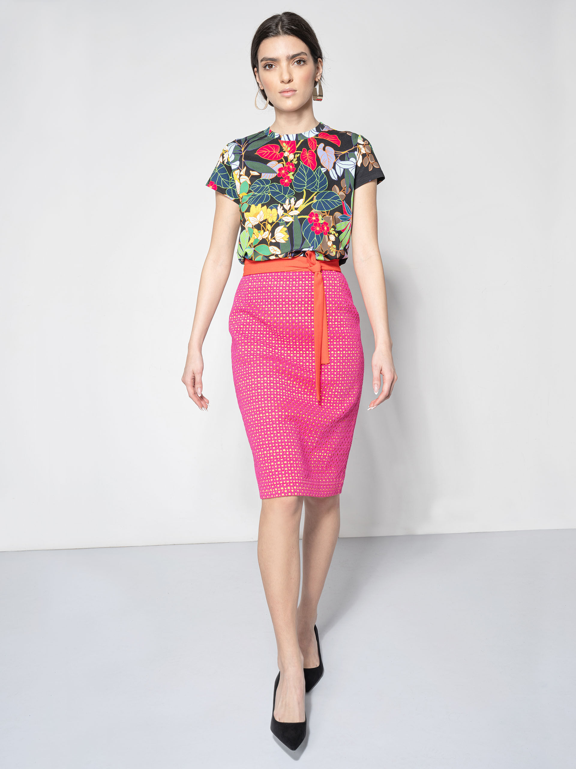 pink neon pencil skirt walking • Sassa Björg