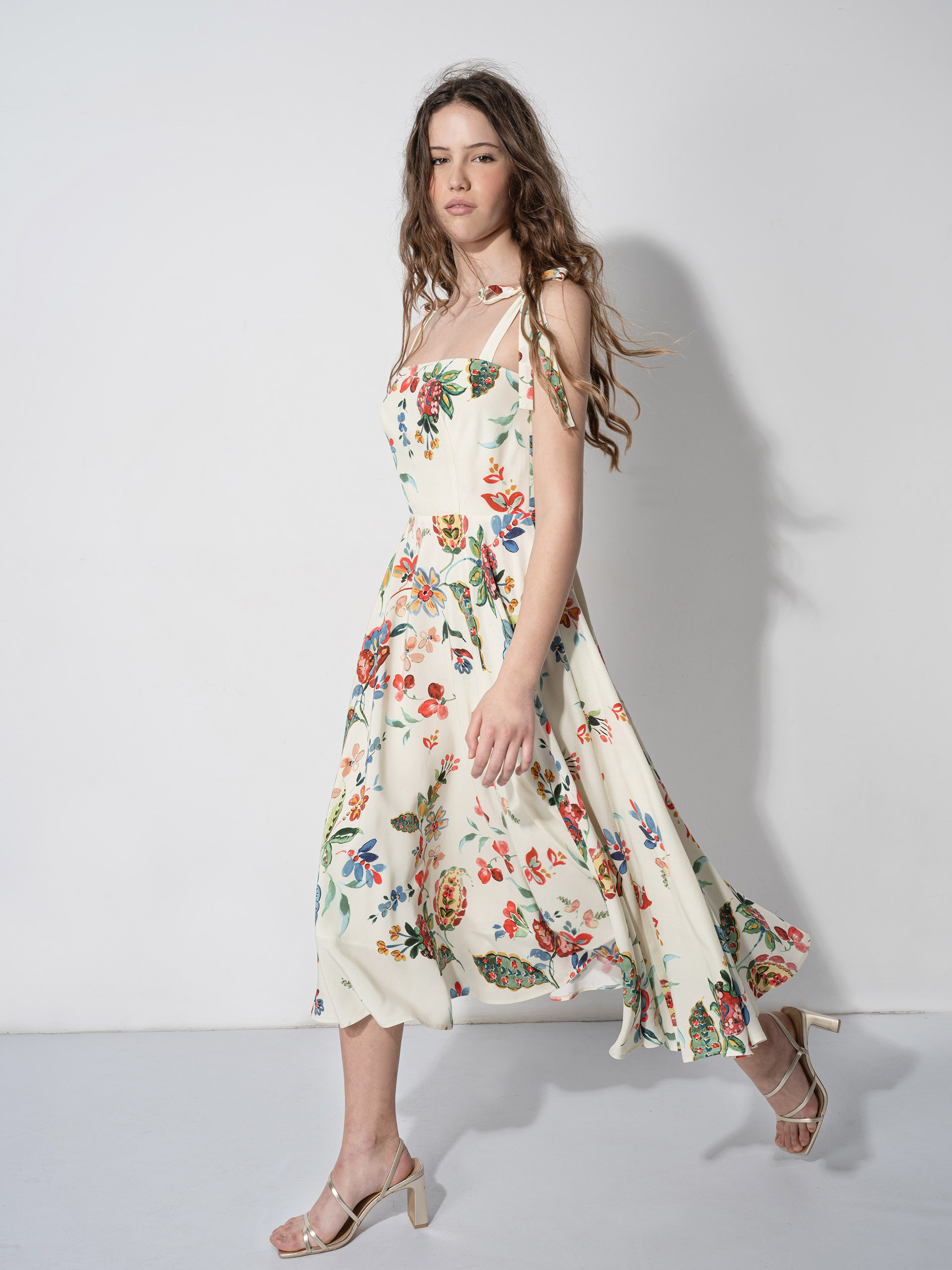 fairytale dress walking • Sassa Björg