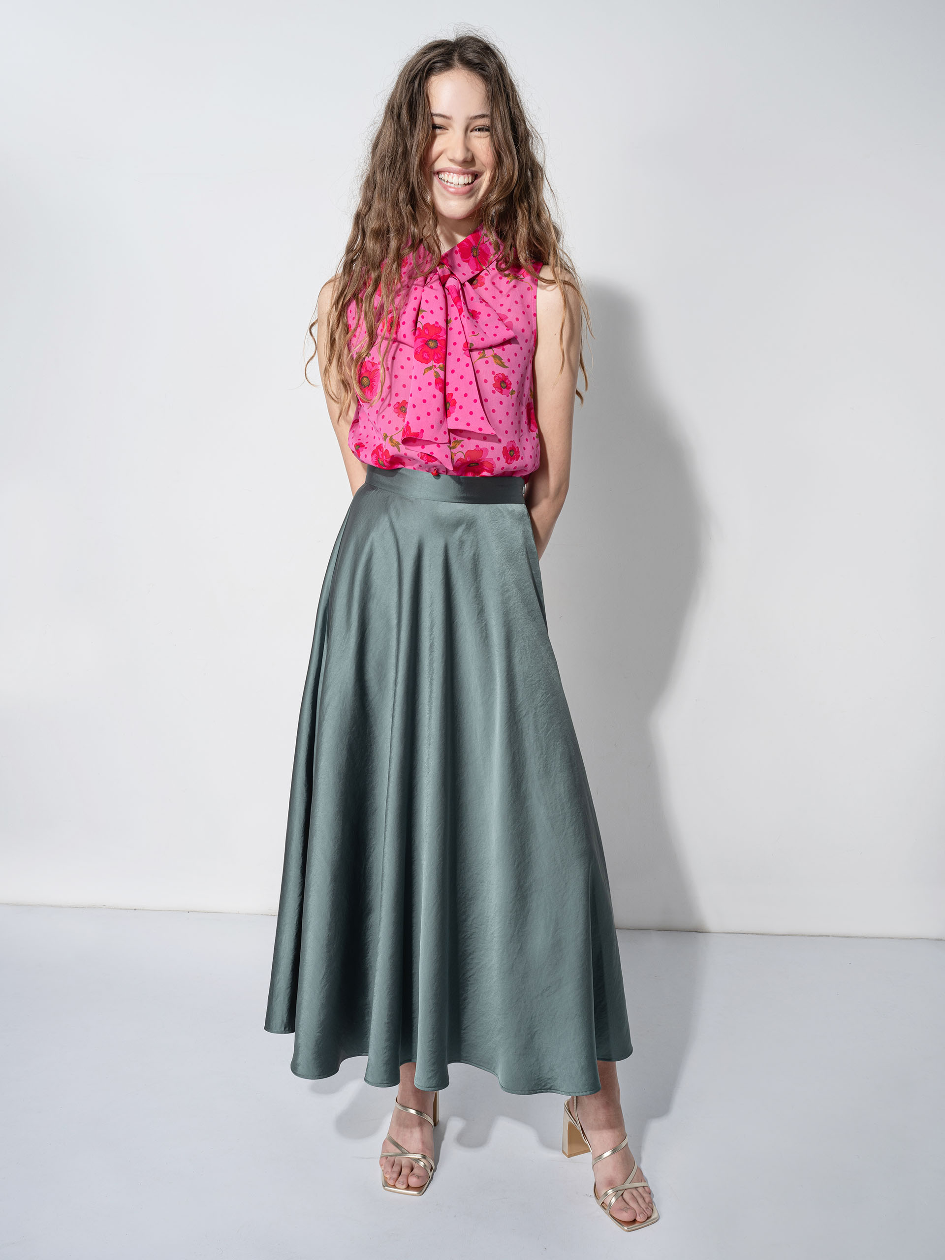 jade satin skirt laughing • Sassa Björg
