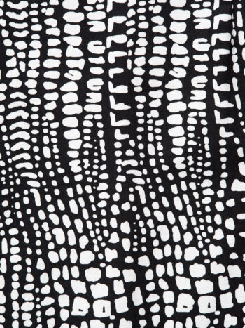 high waist pencil skirt b w closeup &bull; Sassa Björg