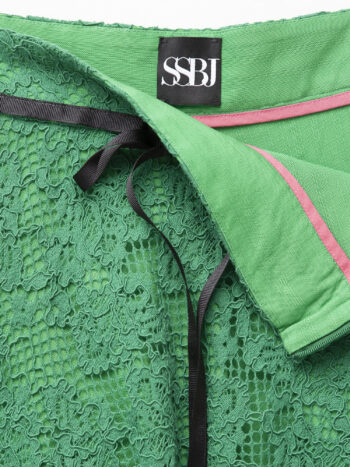 lush green lace skirt closeup &bull; Sassa Björg