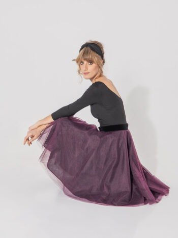 tulle skirt with a bow on the belt in merlot crouch &bull; Sassa Björg