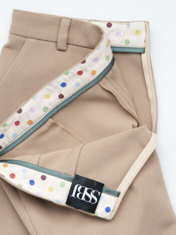 beige skirt pants closeup &bull; Sassa Björg