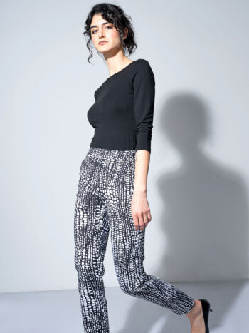 cigarette pants stylized crocodile walking &bull; Sassa Björg