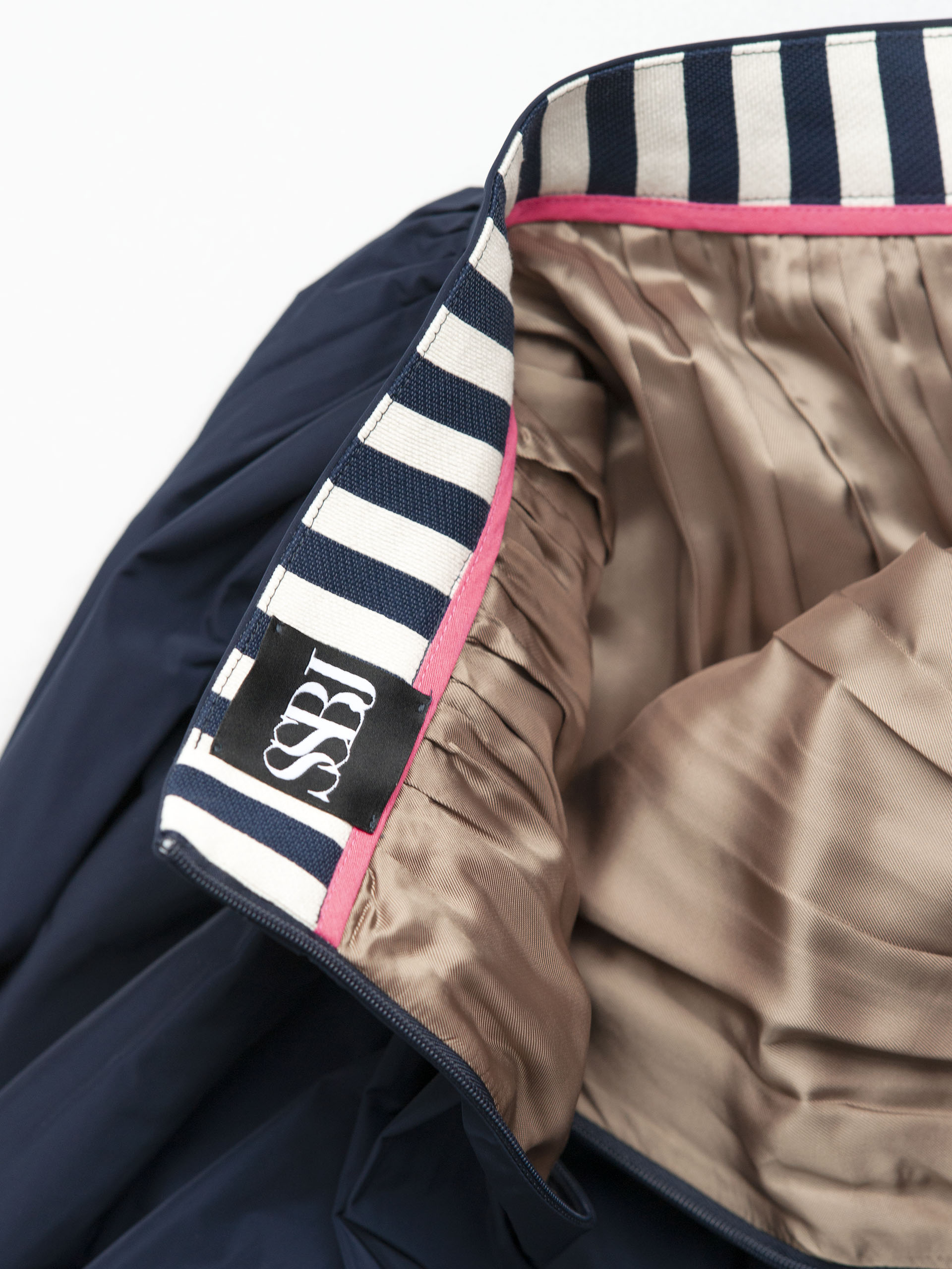 gathered taffeta skirt navy blue closeup • Sassa Björg