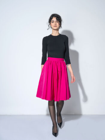 magenta poppy skirt walking &bull; Sassa Björg
