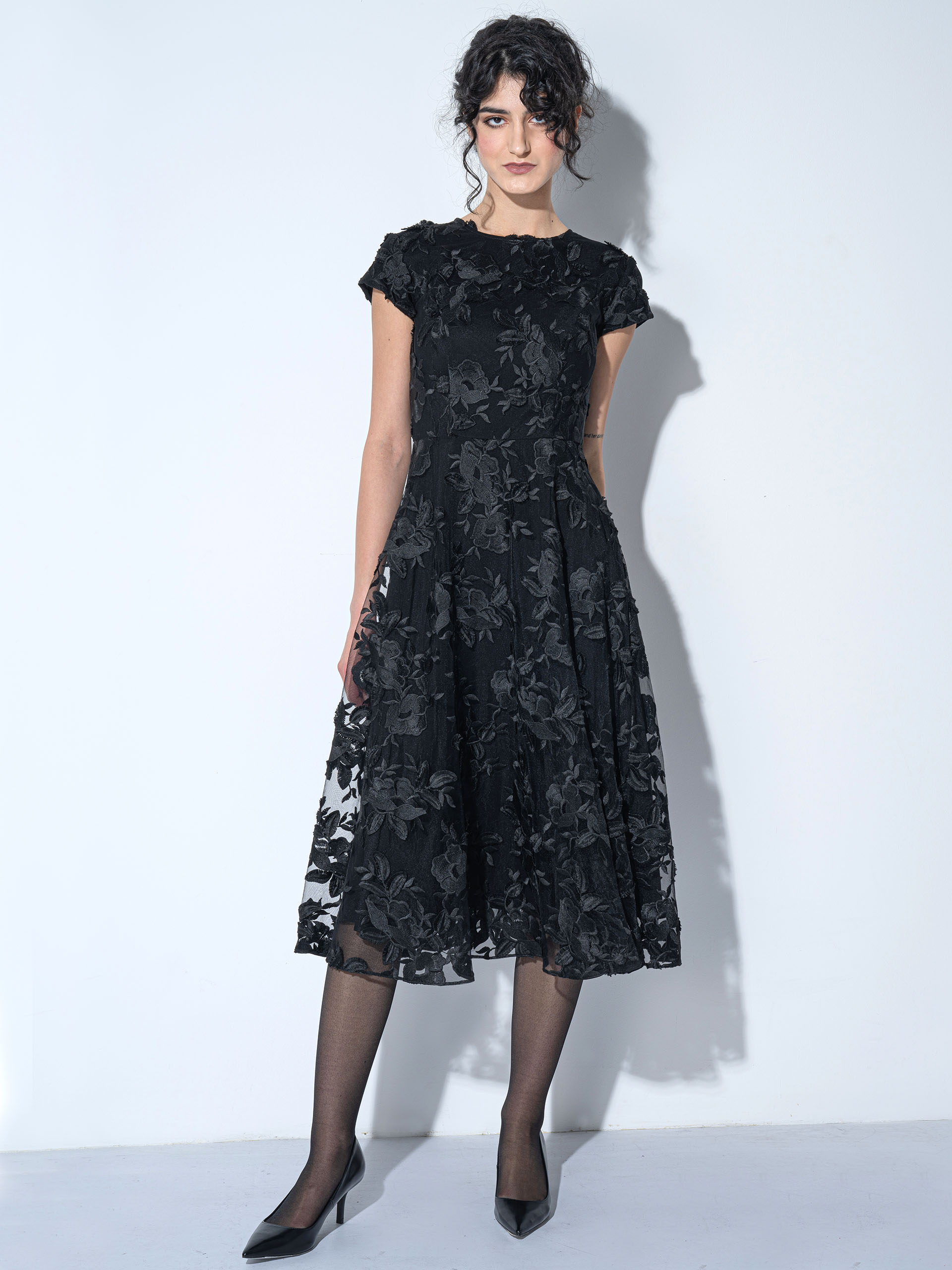 noir bloom dress leaning • Sassa Björg