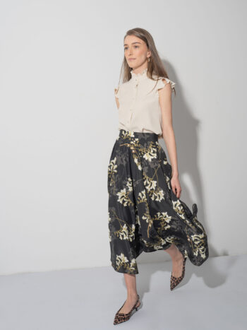 cloche skirt freesia flowers walking &bull; Sassa Björg
