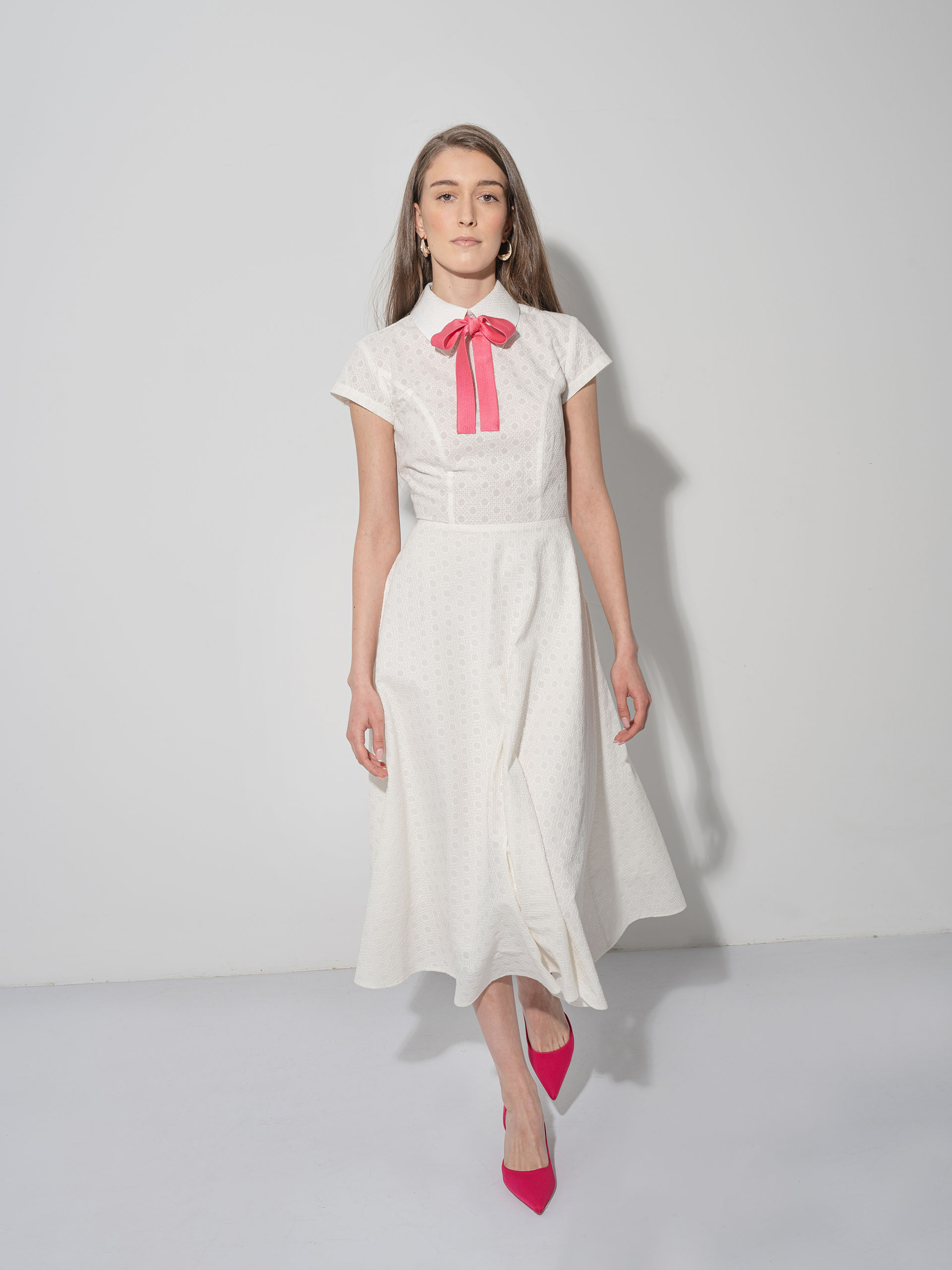 cotton embroidered dress w collar walking • Sassa Björg