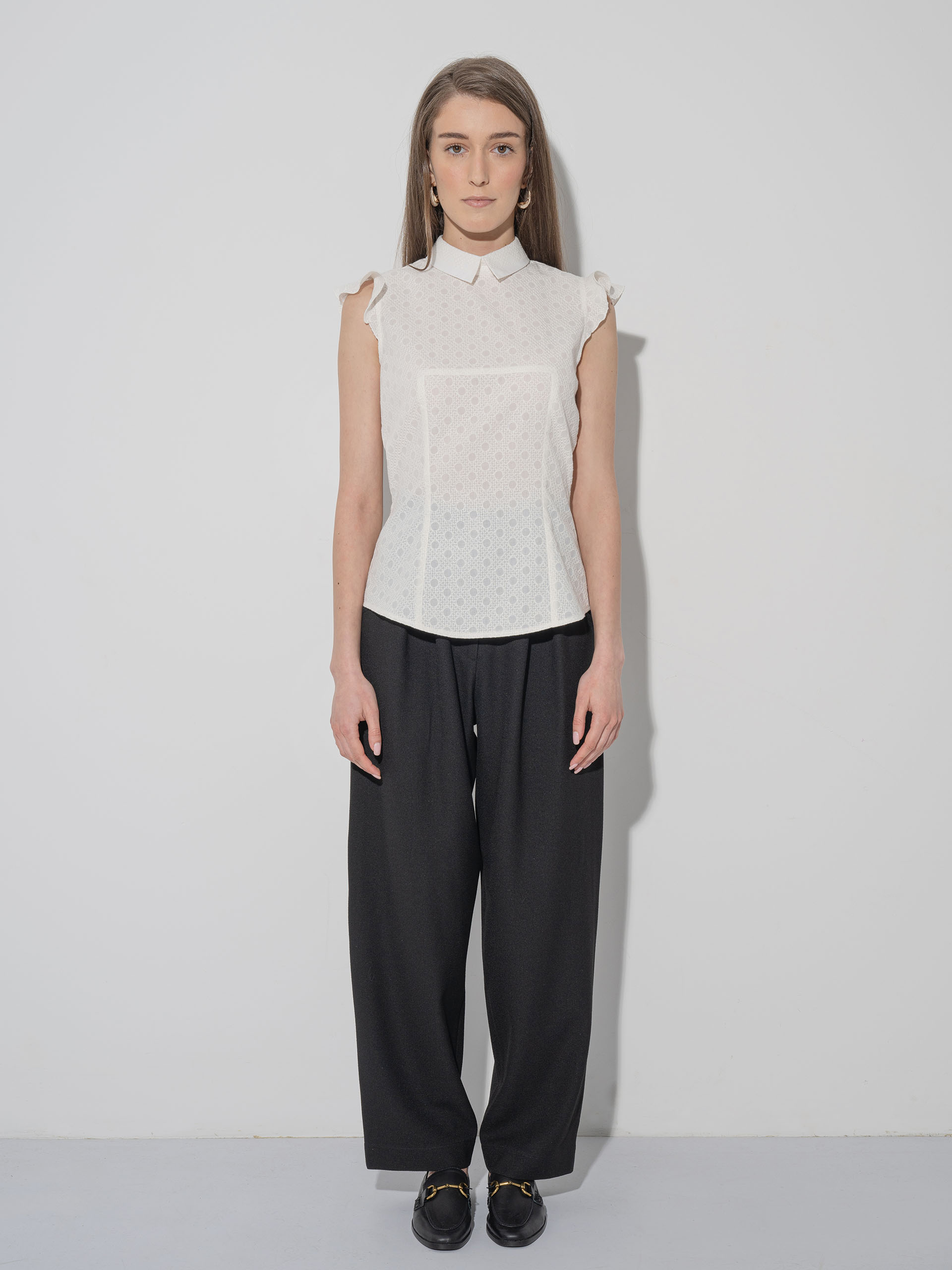 embroidered blouse back buttons • Sassa Björg