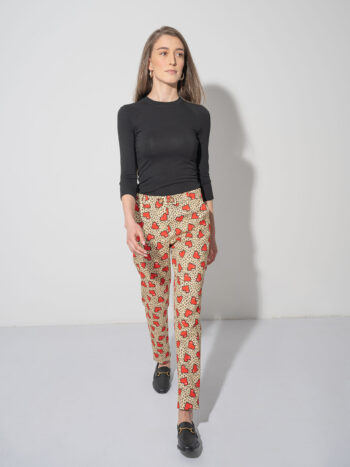 pixelated hearts pants walking &bull; Sassa Björg