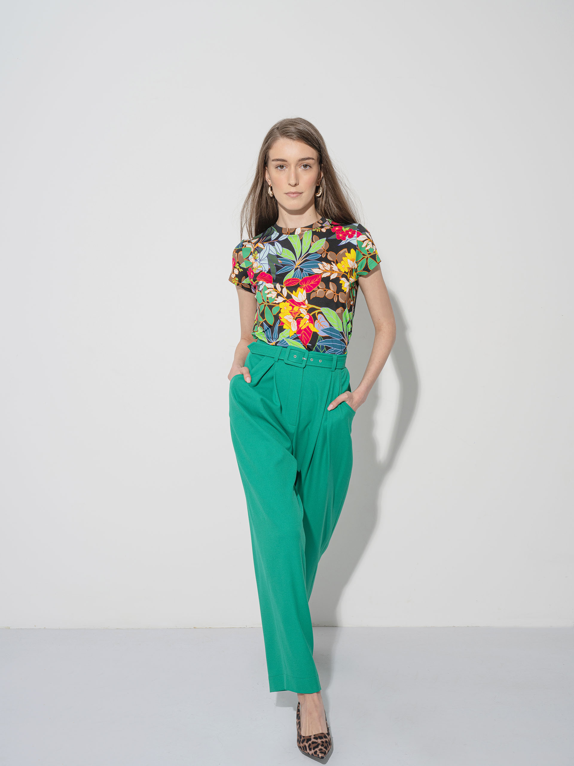 shamrock green pleated pants w belt featured &bull; Sassa Björg
