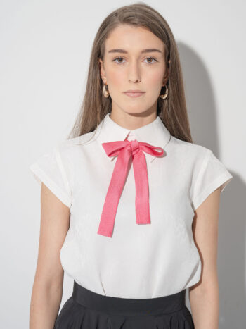 white blouse w collar python texture crop w bow &bull; Sassa Björg