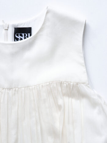 silky dream ivory tiered dress closeup &bull; Sassa Björg