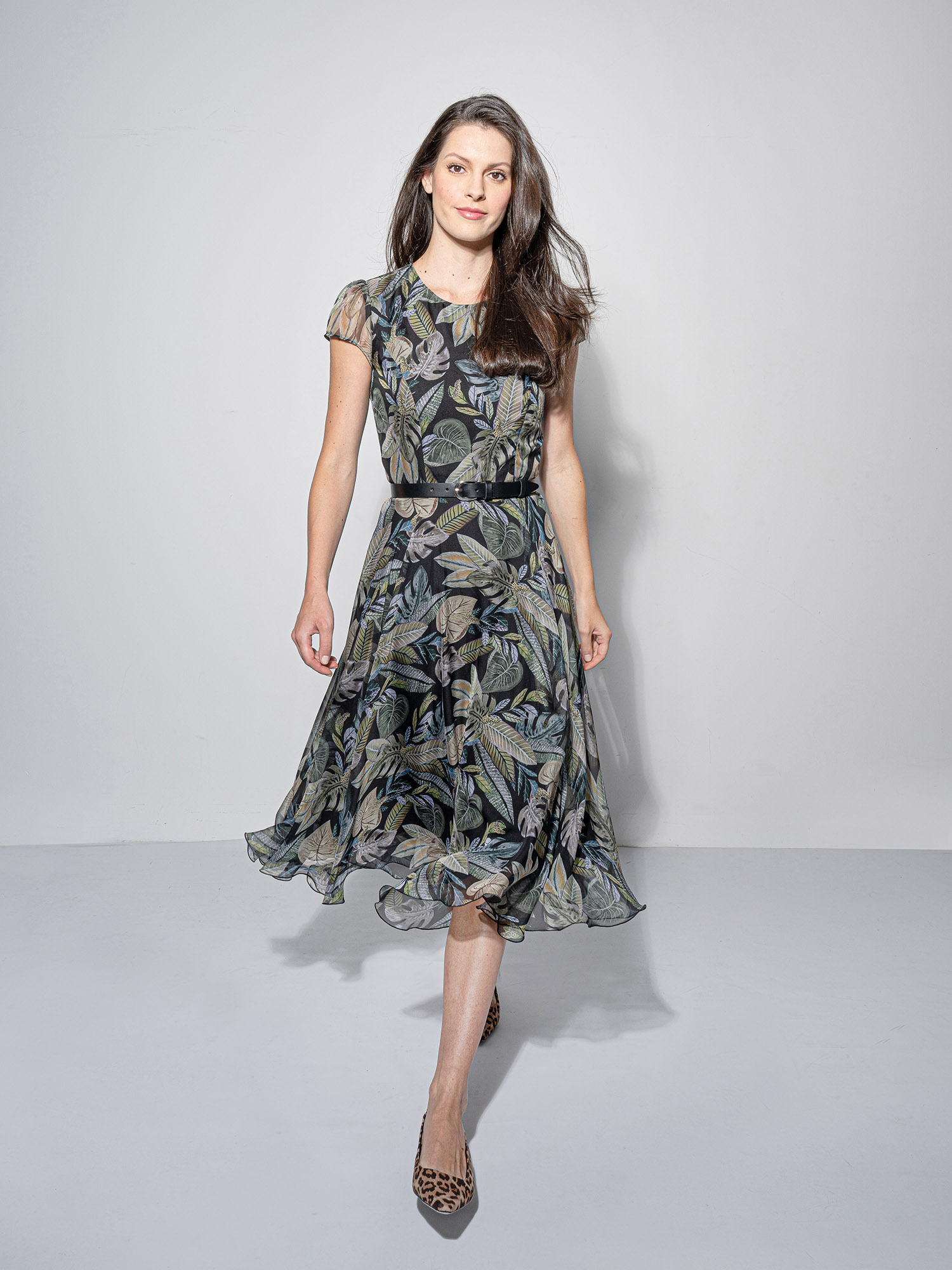 tropical canopy dress walking • Sassa Björg