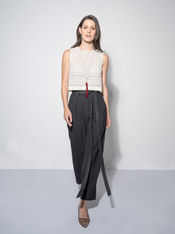 ivory lace crop top sleeveless walking &bull; Sassa Björg